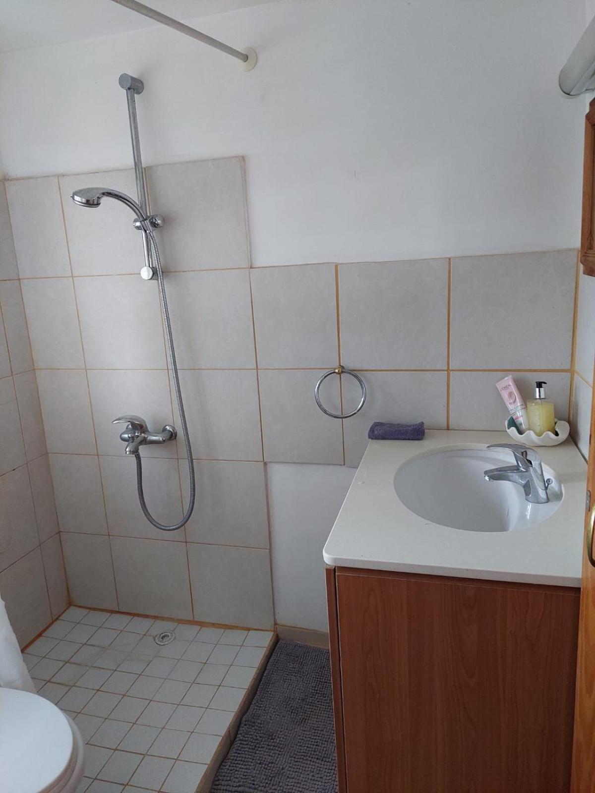 Hostal Faith'S Stone House Simou Habitación foto